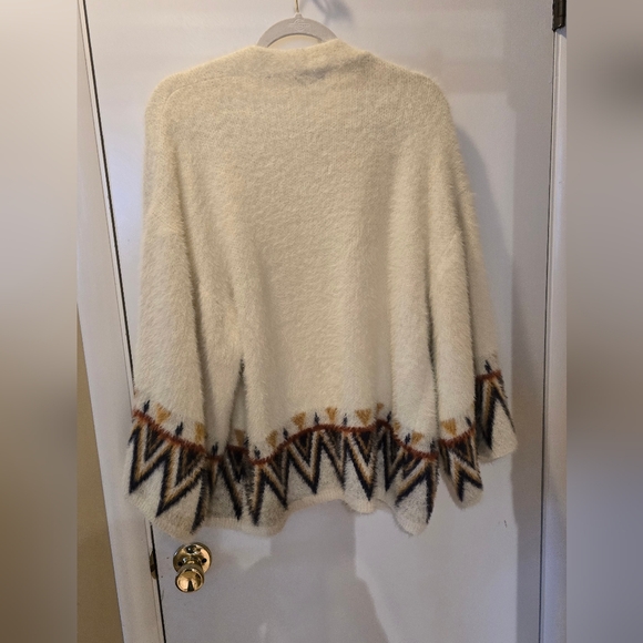 Baciano Sweater - Picture 13 of 16